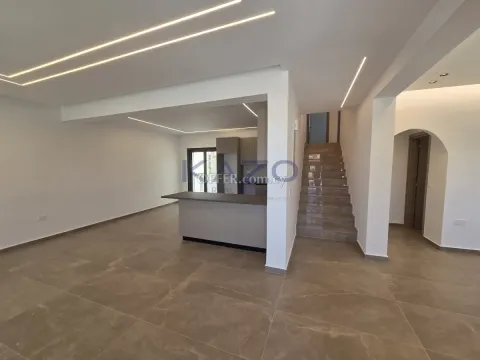 Modern Semi-Detached House in Quiet Polemidia Kato - Main Photo