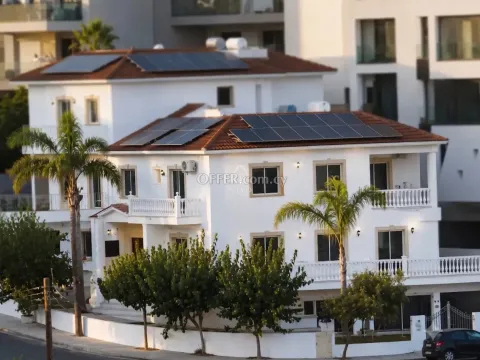 SPACIOUS 4 BEDROOM VILLA IN PANTHEA - LIMASSOL - Main Photo