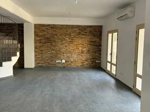 4 BEDROOM VILLA IN QUIET PANTHEA AREA - LIMASSOL - Main Photo