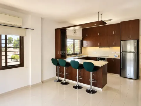 THREE BEDROOM UPPER FLOOR HOUSE TO RENT IN KATO POLEMIDIA - LIMASSOL - Main Photo
