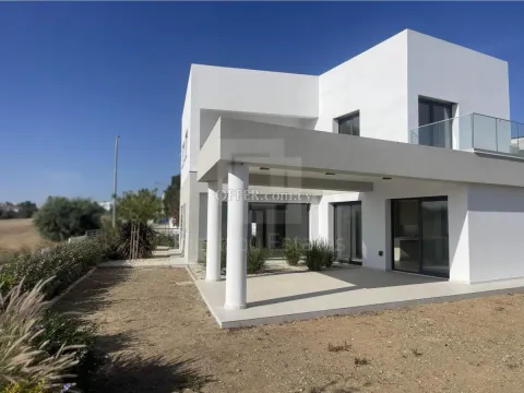 Contemporary 4 bedroom house in Latsia with underfloor heating near Carolina Park
