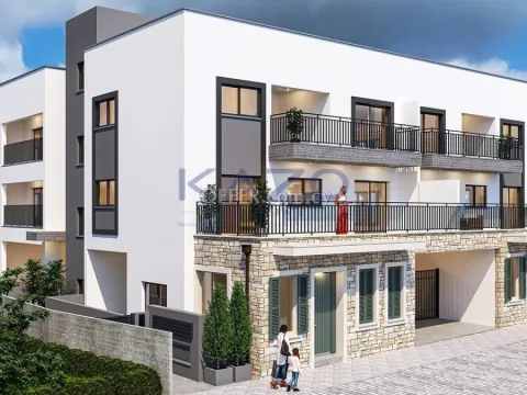 3-Bed Modern Apartment in Kato Polemidia - Main Photo