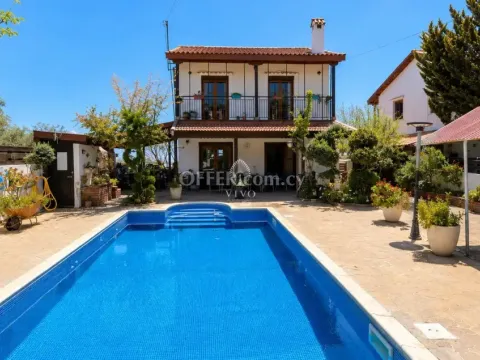 FIVE BEDROOM FULLY FURNISHED VILLA WITH POOL IN LOFOU - Main Photo