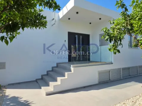 3-Bed Detached House in Agios Nicolaos, Furnished - Main Photo