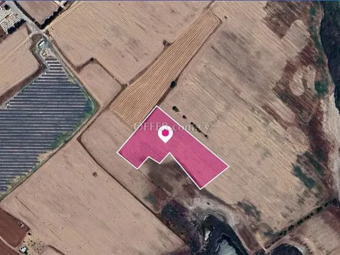 Touristic Field in Dromolaxia Meneou Larnaca