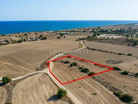 Touristic field in Maroni Larnaca