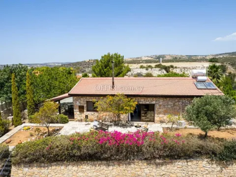 3-bedroom Detached Villa 170 sqm in Pissouri - Main Photo