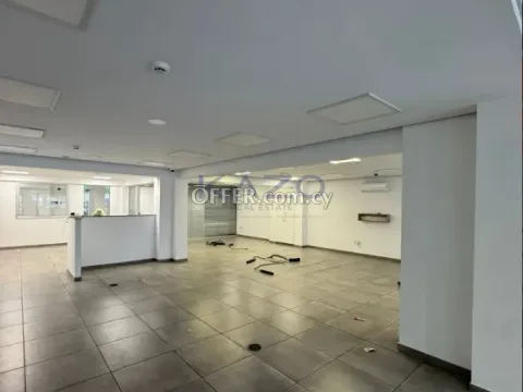 365 m² Office to Rent in Omonoia - Main Photo
