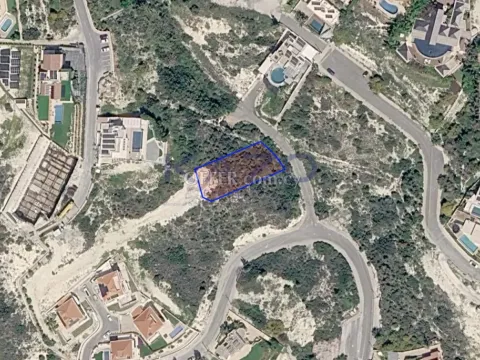 Building Plot in Agios Tychonas, 939 m² - Main Photo