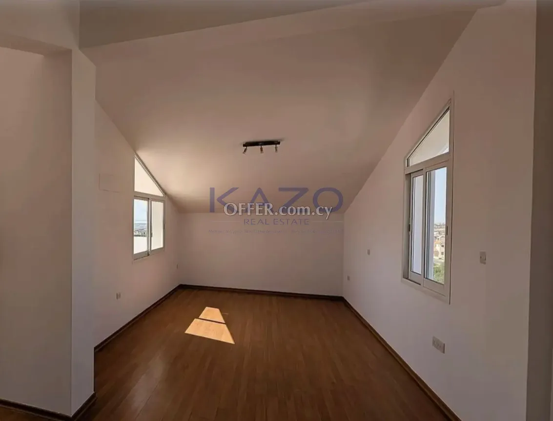 Sea View 4-Bed Detached House in Agia Fyla - 4