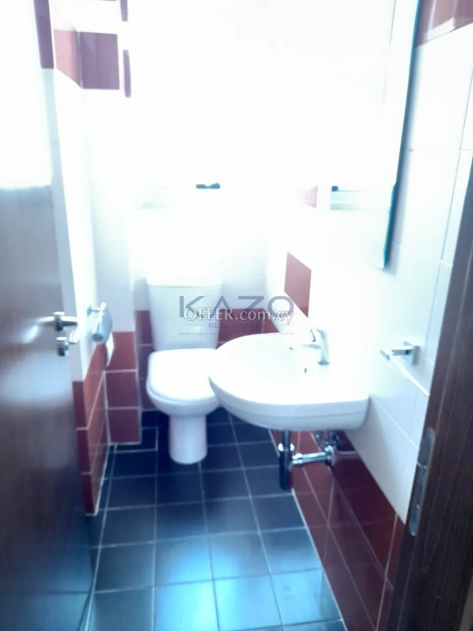 3-Bed Penthouse with City View in City Center - Katholiki - 3