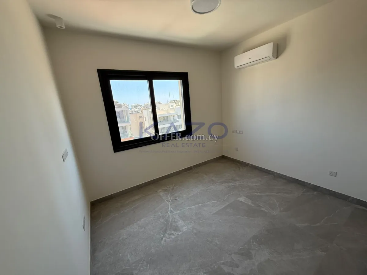 3-Bed Panoramic View Penthouse in Neapolis - 3