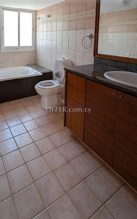 Sea View 4-Bed Detached House in Agia Fyla - 2