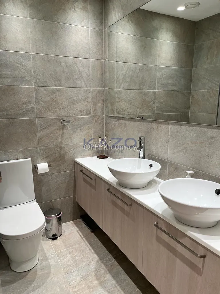 3-Bed Seafront Apartment in Marina with Communal Pool and Garden - 2