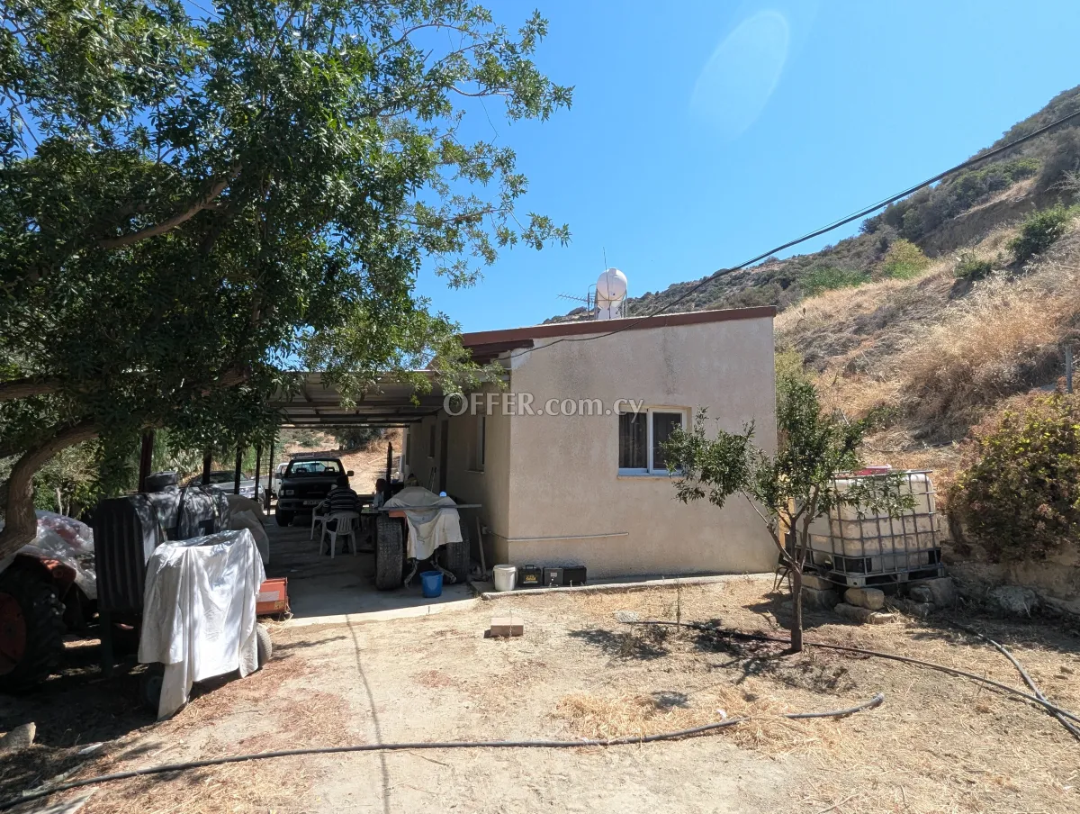 2-bedroom Detached Villa 65 sqm in Pissouri - 1