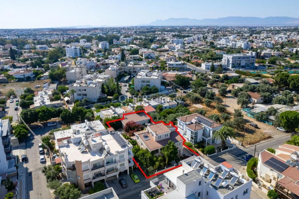 House with a pool in Lakatamia Nicosia - 3