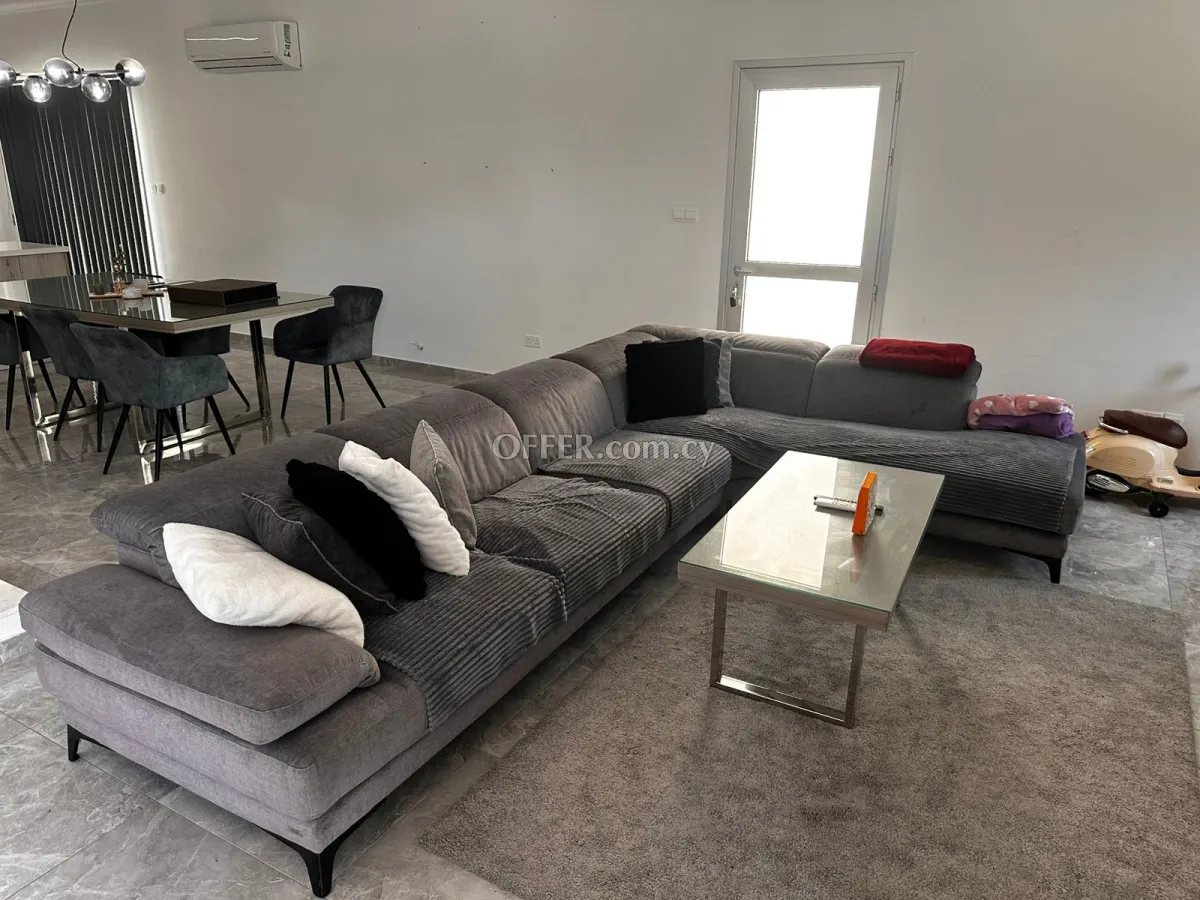 3-bedroom Detached Villa 175 sqm in Kiti - 11