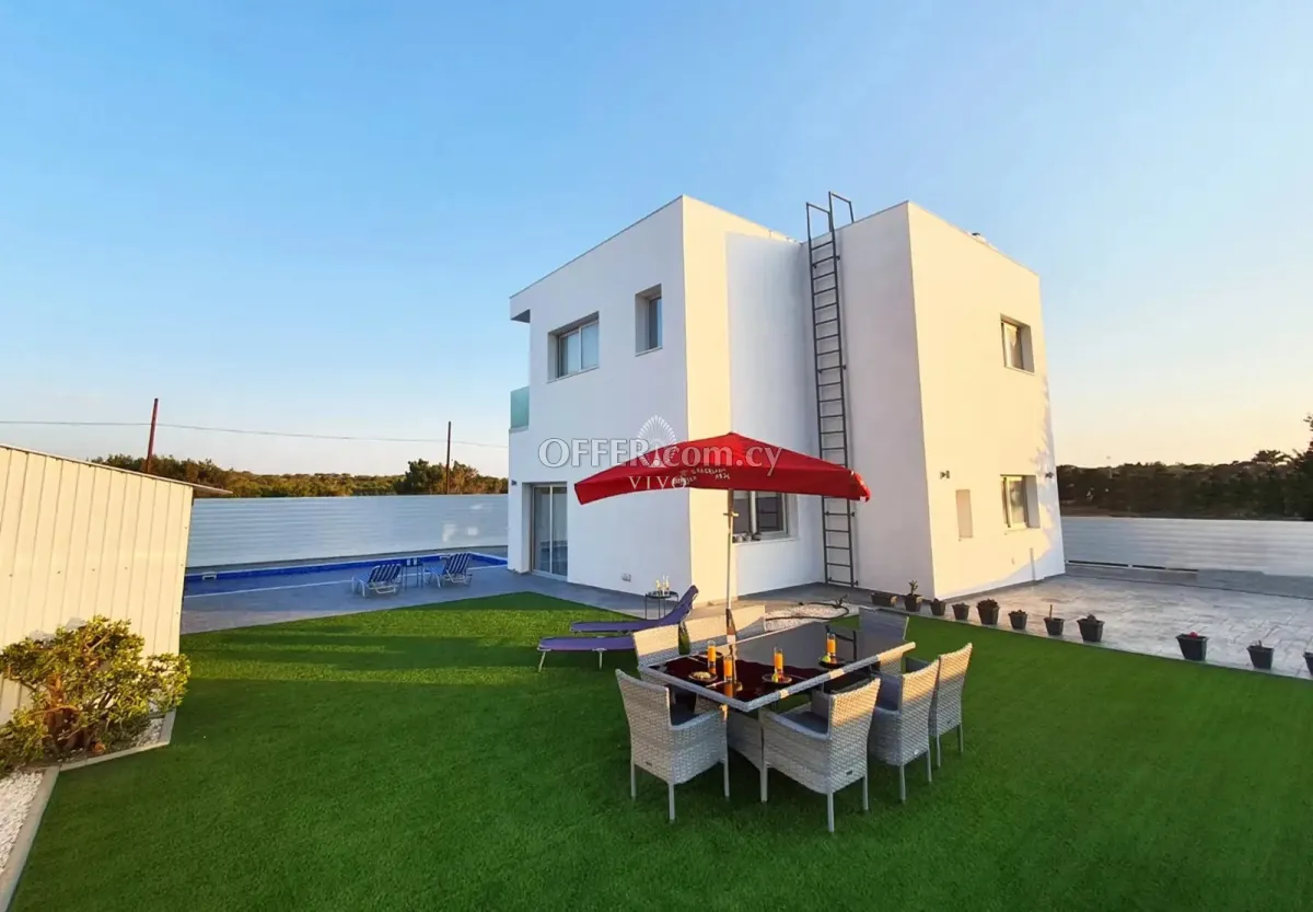 FABULOUS 4 BEDROOM FULLY FURNISHED VILLA IN AKROTIRI - 6