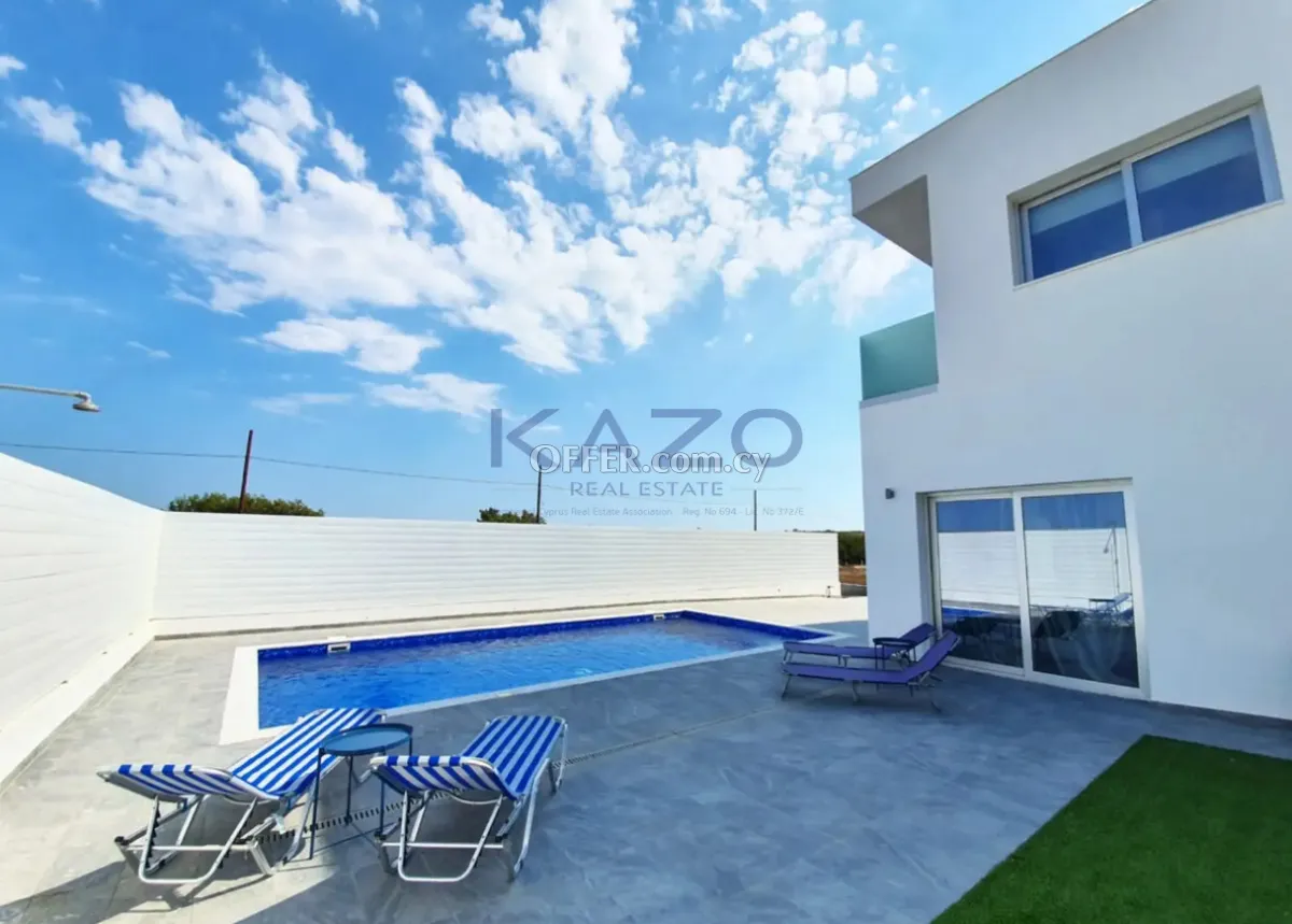 4-Bed Villa with Private Pool in Akrotiri - 5