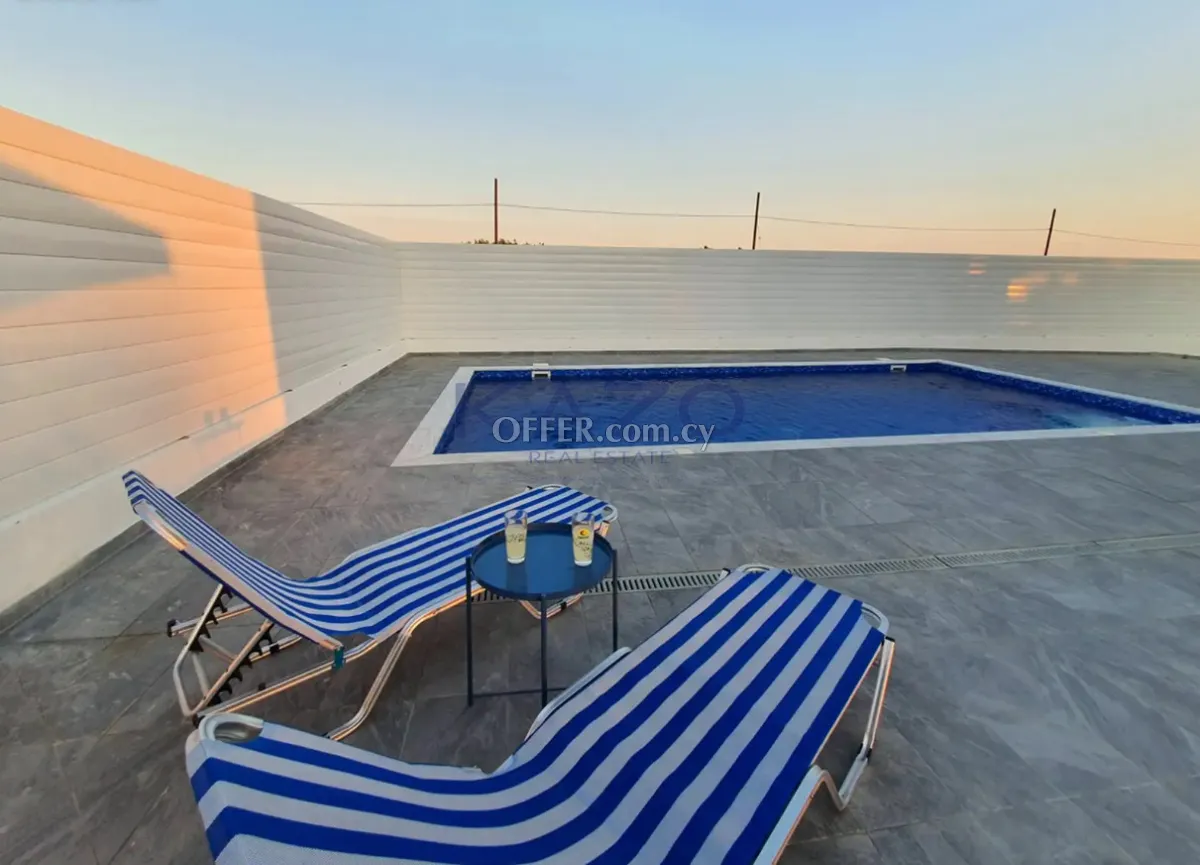 4-Bed Villa with Private Pool in Akrotiri - 4