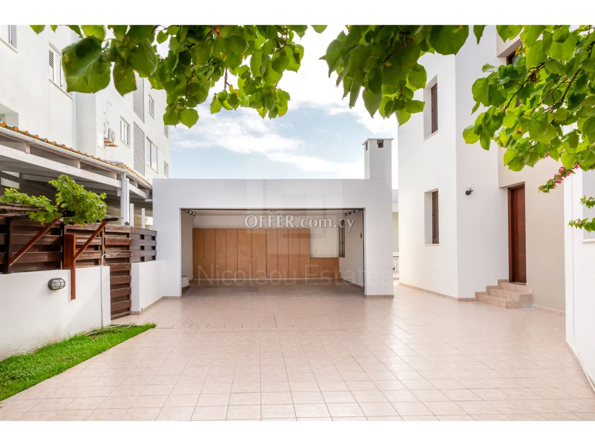 Five bedroom contemporary design house in Agios Pavlos - 6