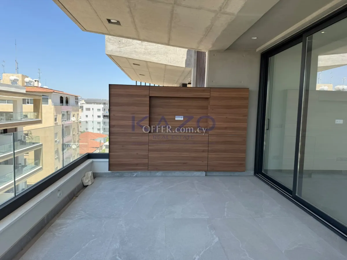 3-Bed Panoramic View Penthouse in Neapolis - 8
