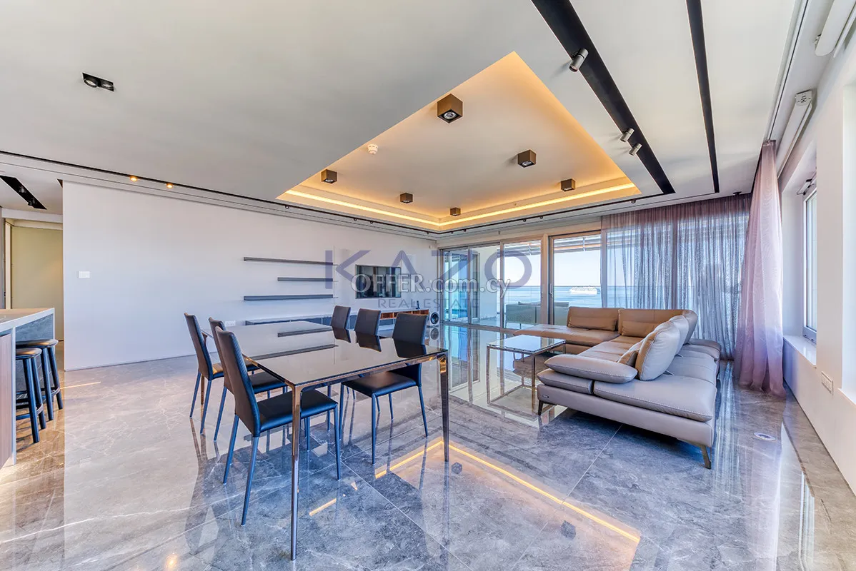 3-Bed Seafront Apartment in Pyrgos Tourist Area - 7