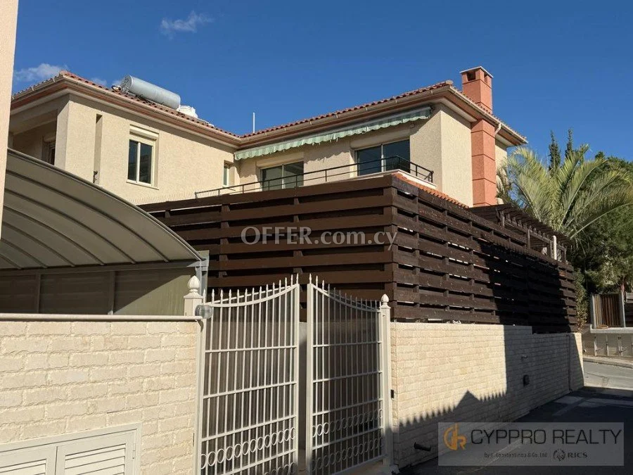 4 Bedroom Villa Near Parklane Beach - 5