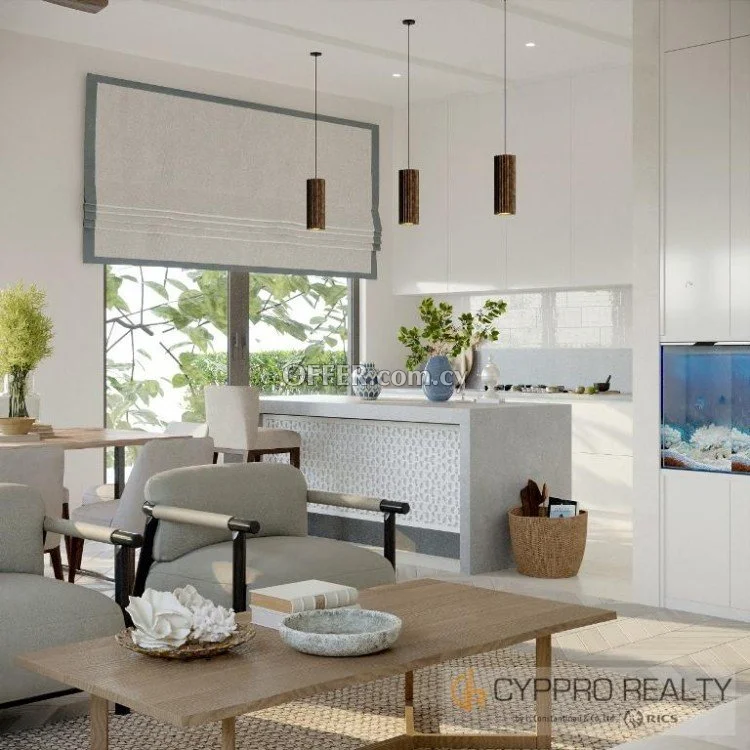 4 Bedroom Villa Near Parklane Beach - 3