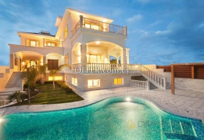 Luxury 4 Bedroom Villa in Agios Tychonas Area - 1