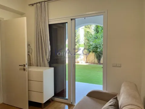 3-Bed Seafront Apartment in Marina with Communal Pool and Garden - 5