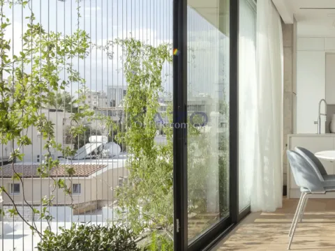 Modern Penthouse Apartment in Vibrant City Center - 4