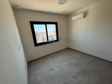 3-Bed Panoramic View Penthouse in Neapolis - 3