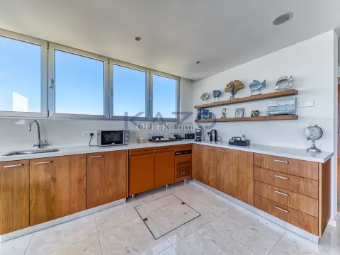 3-Bed Seafront Apartment in Pyrgos Tourist Area - 2