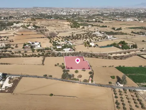 Residential field in Pera Nicosia - Main Photo