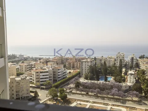 Luxurious 1-Bed Fully Furnished Seafront Apartment in Mouttagiaka Area - Main Photo