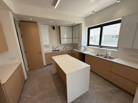 3-Bed Panoramic View Penthouse in Neapolis - 13