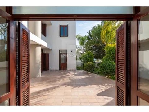 Five bedroom contemporary design house in Agios Pavlos - 10