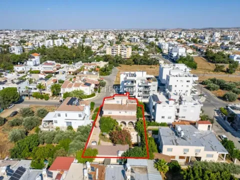 House with a pool in Lakatamia Nicosia - 4