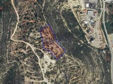 Industrial Field Plot for Sale in Ypsonas Area (Landlocked) - 3