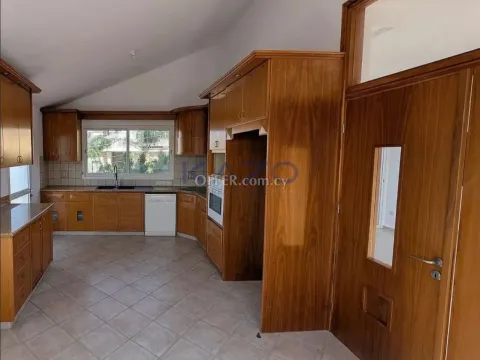 Sea View 4-Bed Detached House in Agia Fyla - 10