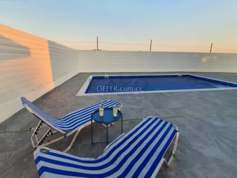 4-Bed Villa with Private Pool in Akrotiri - 4