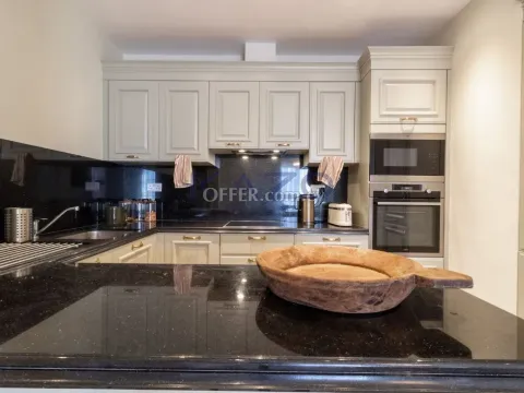 4-Bed Sea View Apartment in Germasoyeia - 9