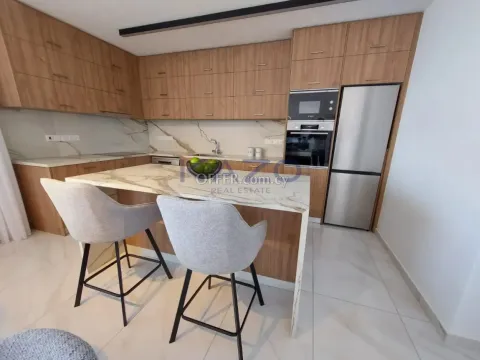Prestigious Three Bedroom Penthouse with Private Pool for Rent in Panthea - 8