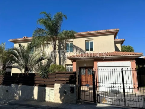 4 Bedroom Villa Near Parklane Beach