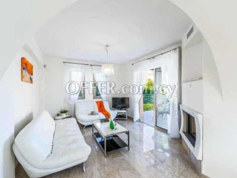 SANDY BEACH VILLA – 4 BEDROOM DIRECT PRIVATE BEACH ACCESS, GATED COMPLEX IN POLIS - Photo 2