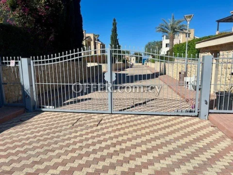 SANDY BEACH VILLA – 4 BEDROOM DIRECT PRIVATE BEACH ACCESS, GATED COMPLEX IN POLIS - Photo 1