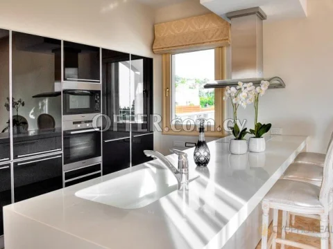 Luxury 4 Bedroom Villa in Agios Tychonas Area - 4