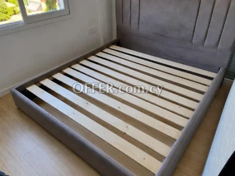 Complete bedframe with headboard great condition no matress - Main Photo