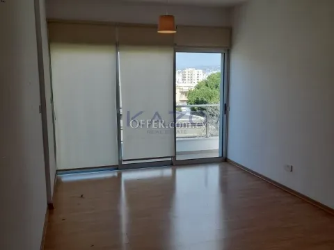 3-Bed Penthouse with City View in City Center - Katholiki - 6